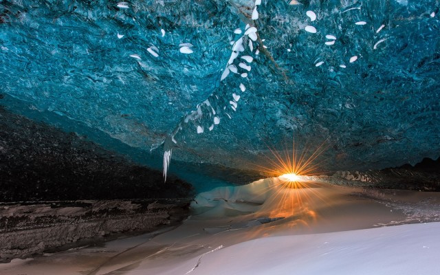 The white-hot beauty of Iceland in stunning photos